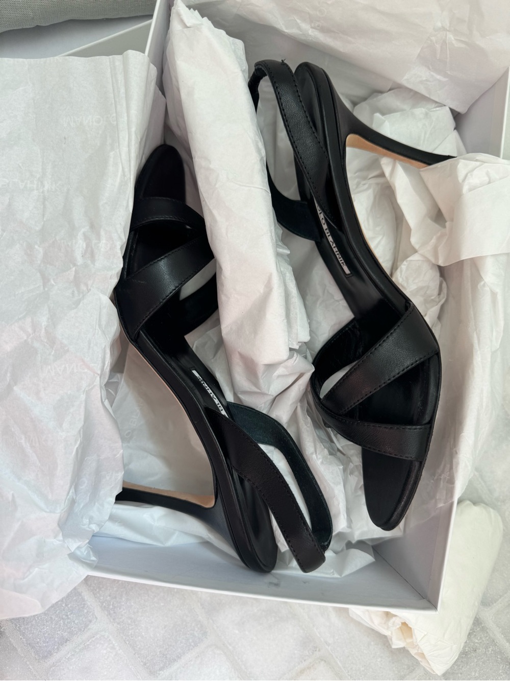 Manolo Blahnik Black Leather Callasli heel - Picture 2 of 12